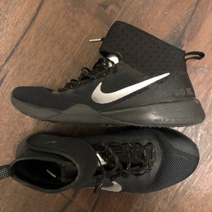 Women’s Nike zoom air strong sz 8 ex condition!